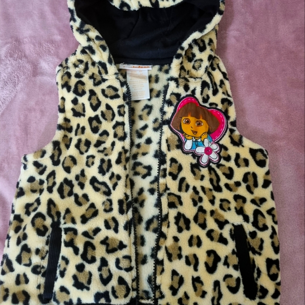 Nickelodeon girls hooded faux fur vest Size 6X leopard print.